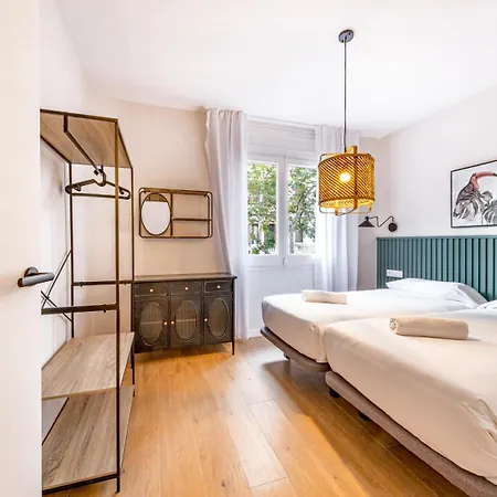 Bebarceloner Eixample - 4 Bedrooms Апартаменты *