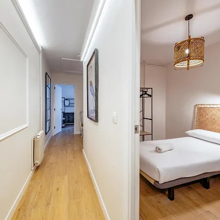 Apartment Bebarceloner Eixample - 4 Bedrooms