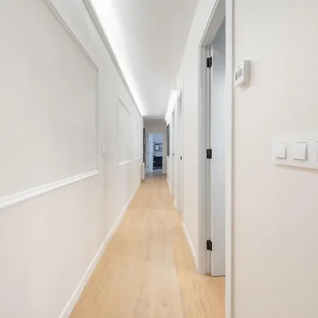 Bebarceloner Eixample - 4 Bedrooms דירה